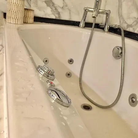 Mansardina Smart E Centralissima Appartement Carrare